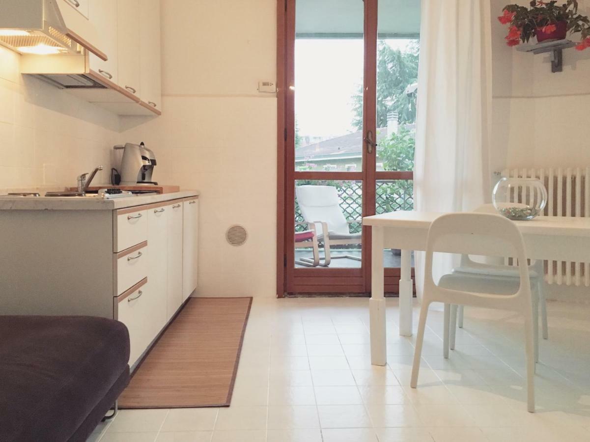 Sunny Family Apartment In Villa - Humanitas Forum Ieo Pieve Emanuele Exterior photo